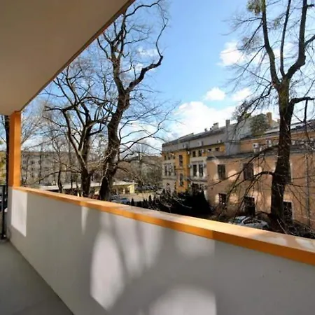 Quiet And Well-laid-out Near The Center Apartment